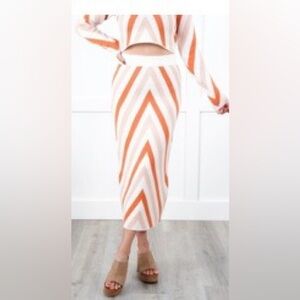 Main Strip Chevron Pattern Sweater Pencil Skirt